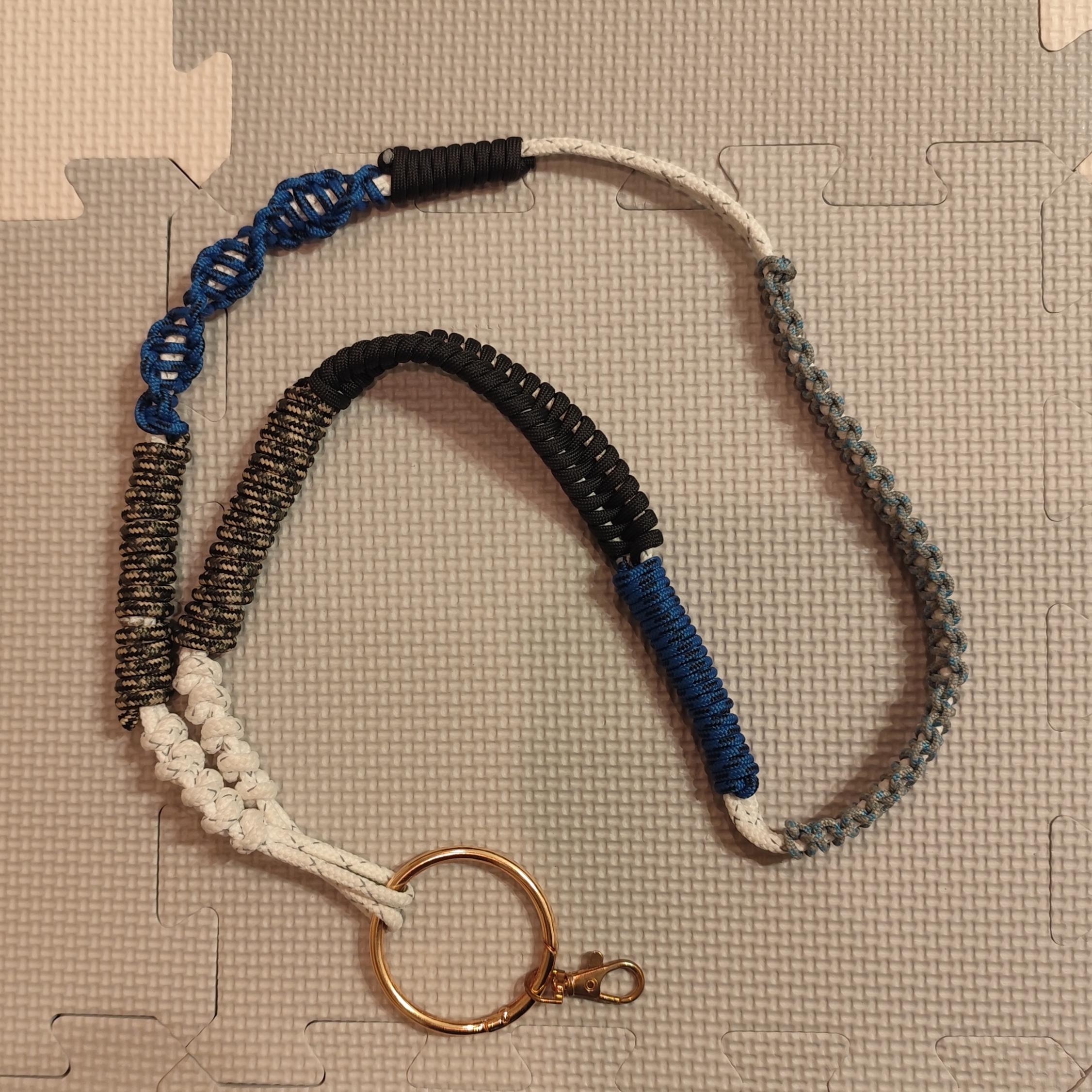 青　スマホストラップ