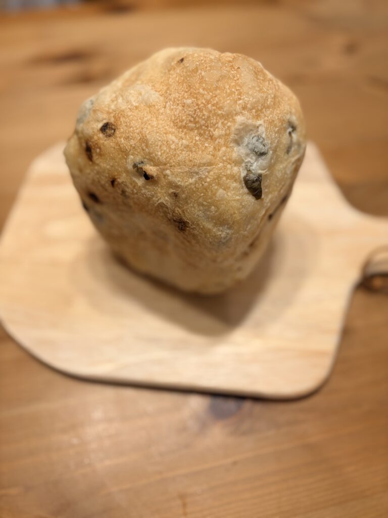 オリーブ＆トマトフランスパン