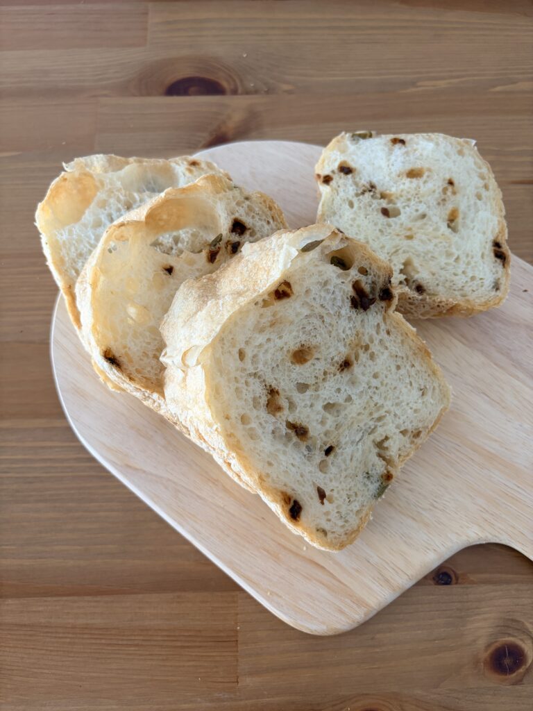 フランスパン　オリーブ&トマト