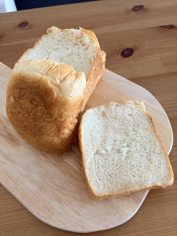 生クリーム食パン　切る