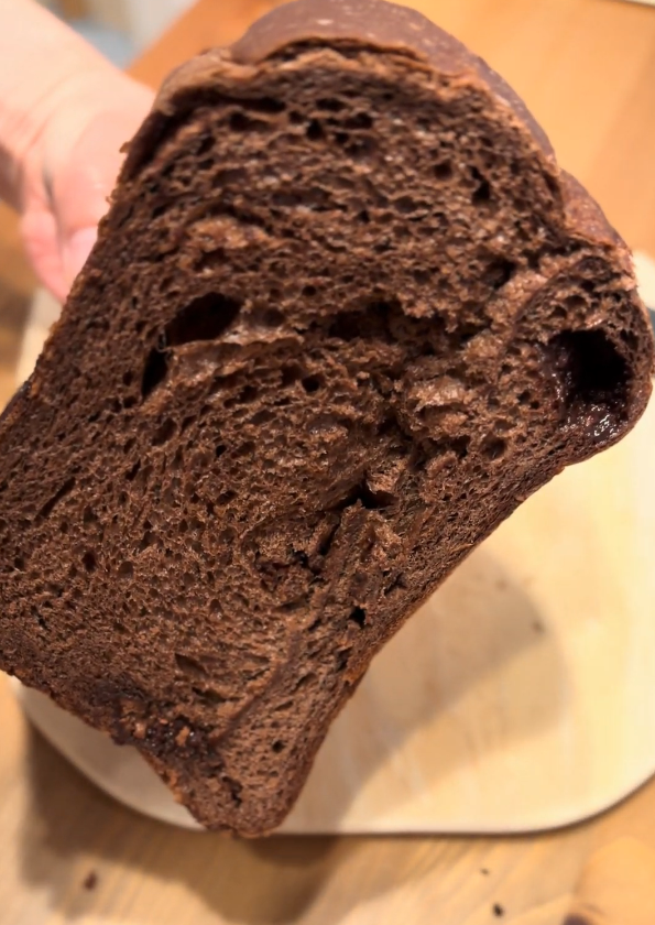 おうちCafe嵜本　極生ショコラ食パン　断面